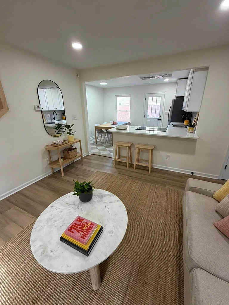 3 bed, 1650 sqft, $4,200 — Photo 4