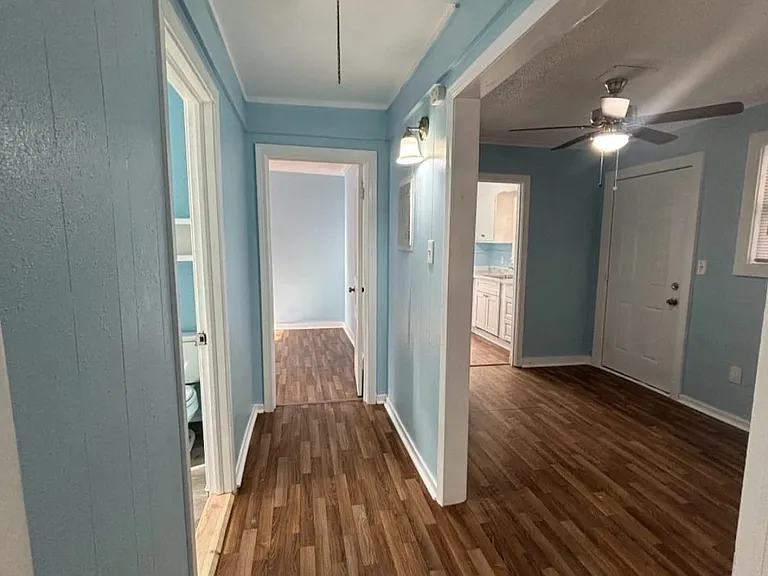 907 Winn St — Photo 4