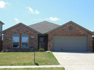 9221 Jason Dr, White Settlement, TX 76108