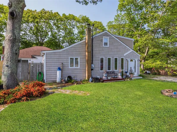 55 Jamaica Avenue, Holtsville, NY 11742