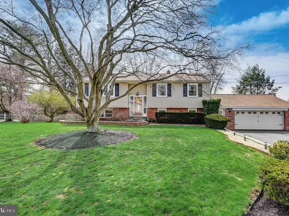 170 Wentworth Ln, Bryn Mawr, PA 19010