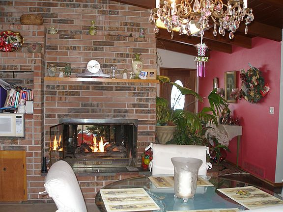 4th image of 2404 Holly Ln SE