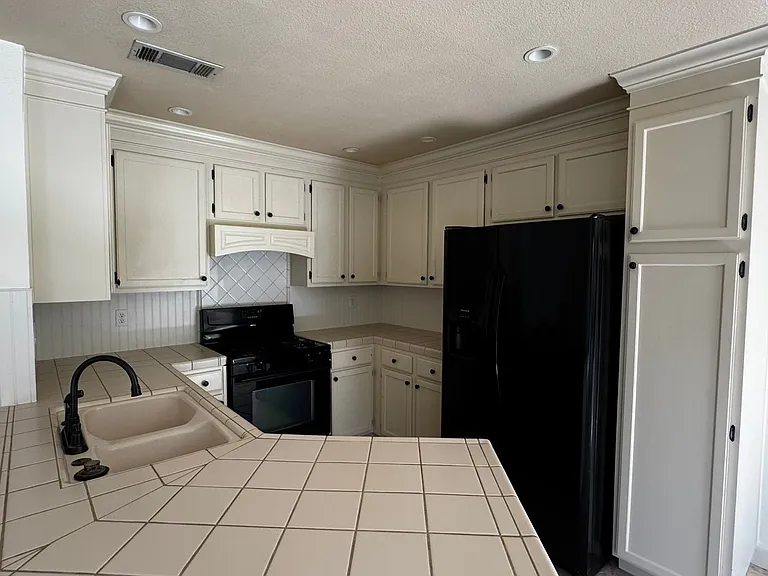 3025 Harborside Dr — Photo 9