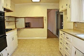 3rd image of 7290 W 90th St