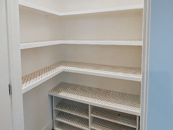 5th image of 1404A Lischey Ave