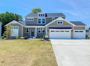 3033 Red Alder Dr, Holland, MI 49424
