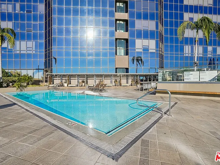 1100 Wilshire Blvd #2201 — Photo 30