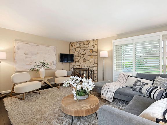 4th image of 257 Moreton Bay Ln Unit 2