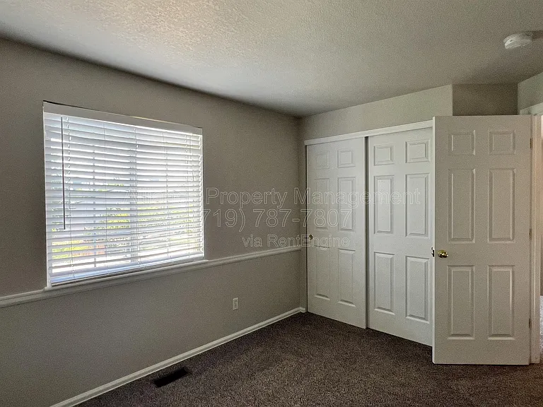 5671 Vermillion Bluffs Dr — Photo 23
