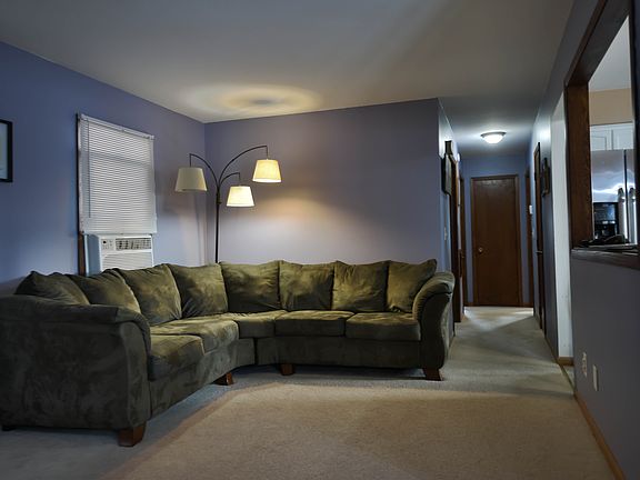 4th image of 2656 6th Ave E