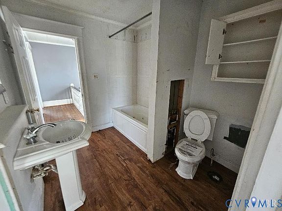4th image of 314 E Hawthorne St