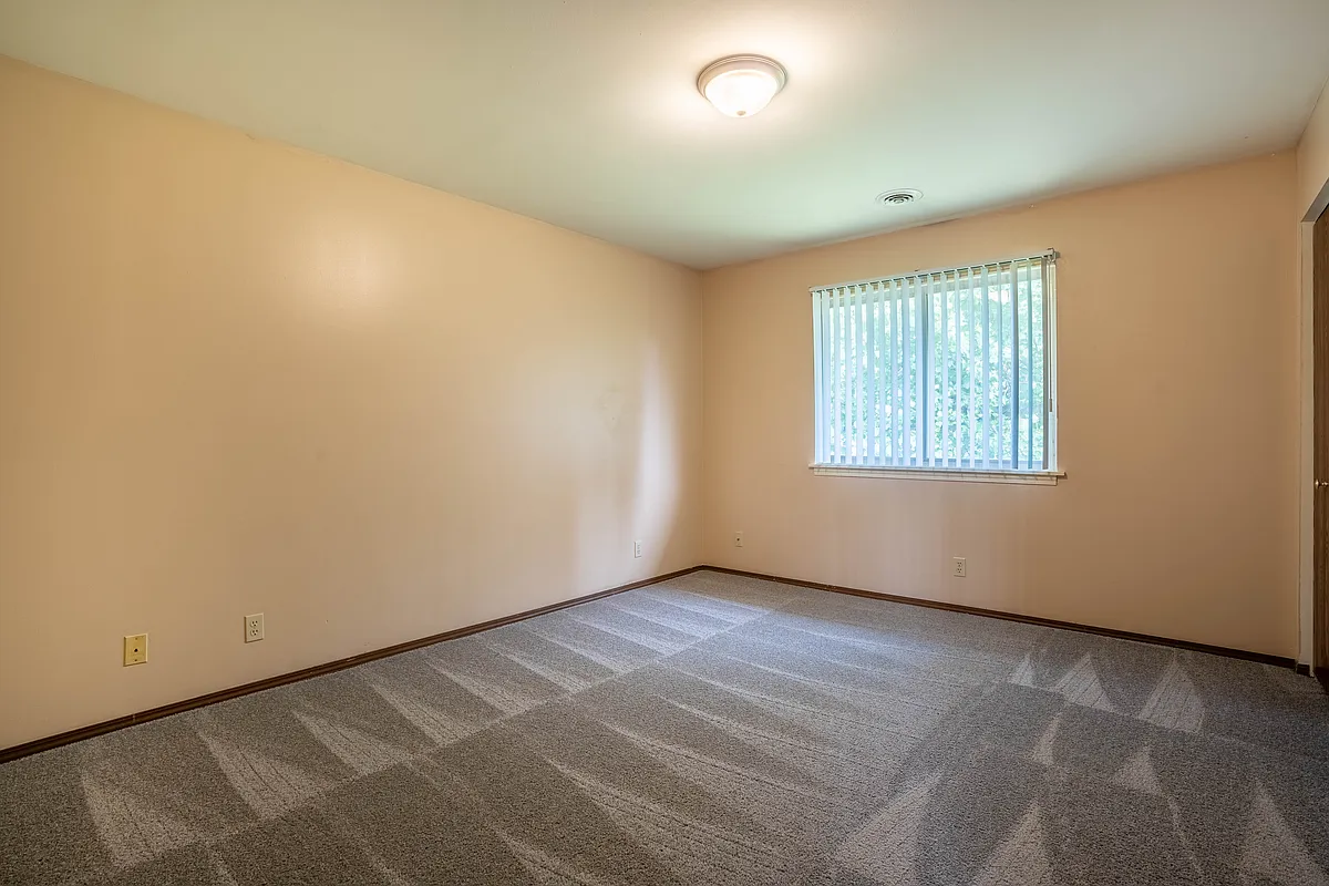 Building Photo - 1304 Sturdy Rd #4