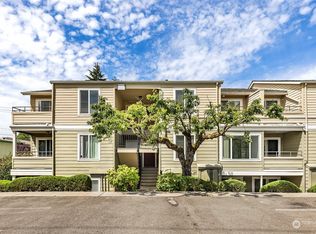 3233 NE 12th St APT 214, Renton, WA 98056
