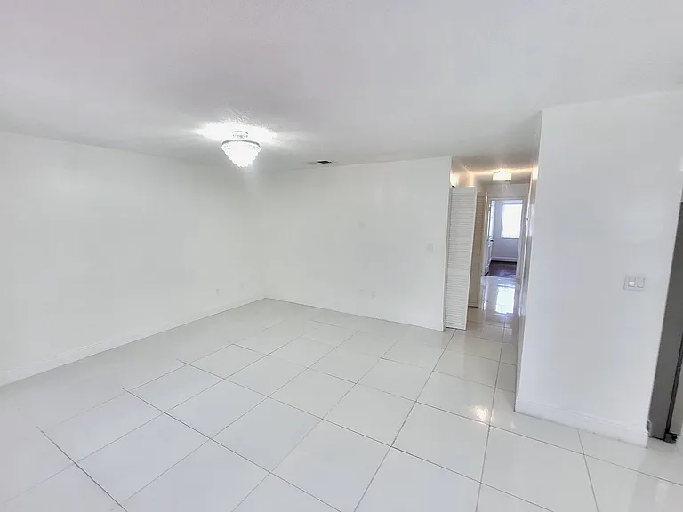 22125 SW 103rd Ct — Photo 4