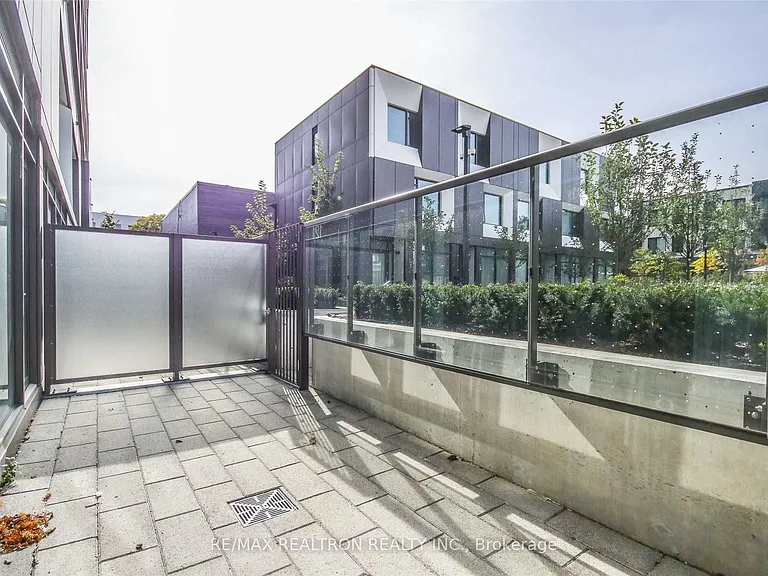 80 Vanauley St #Townhouse 121 — Photo 2