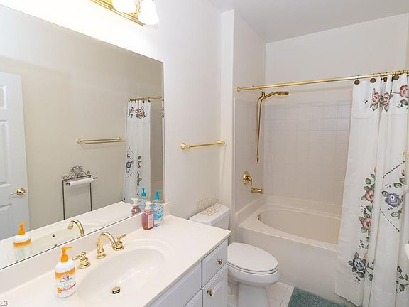 5th image of 522 College Rd APT 104