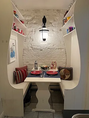 Rented by M.Woods & Associates | media 18