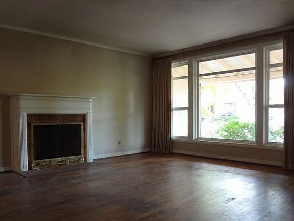 Living Room - Fireplace