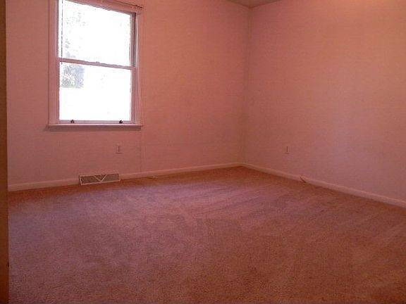 3rd image of 11075 Ferry Creek Ave