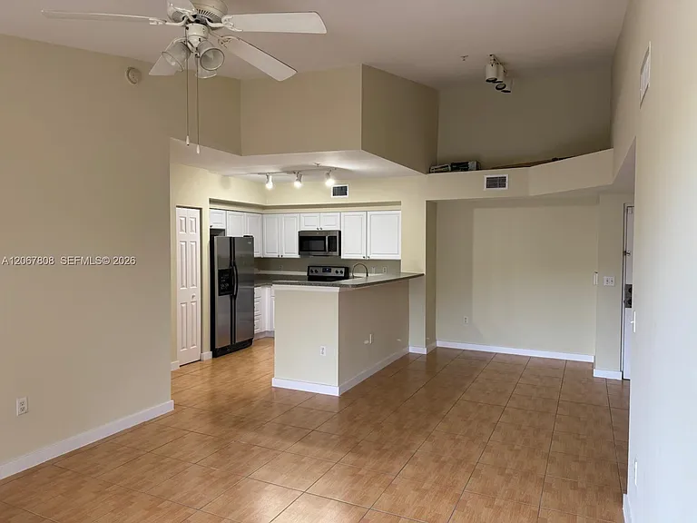 2160 E Preserve Way #305 — Photo 2