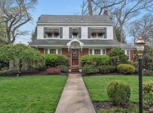 326 Grove St, Oradell, NJ 07649
