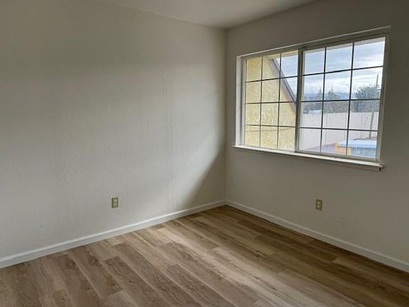 2nd image of 1582 Crucero Dr APT 4