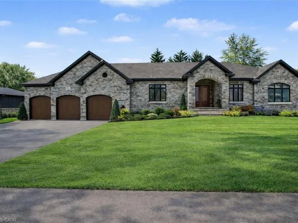 12 Albert St, Saint Clements, ON N0B 2M0