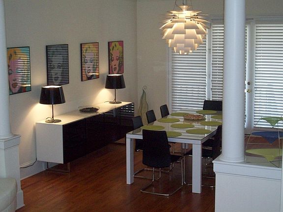 3rd image of 118 W Gwinnett St