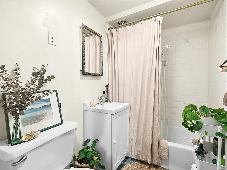59 E 74th St #4 — Photo 6