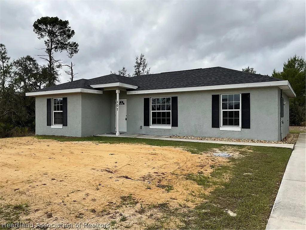 Building Photo - 107 Elba Dr NE