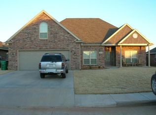 1127 Regency Dr, Burkburnett, TX 76354