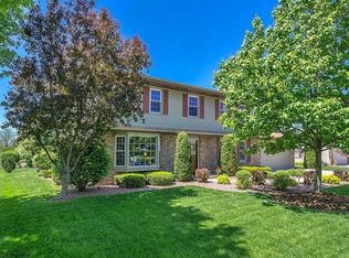 W225N2641 Alderwood Ln, Waukesha, WI 53186