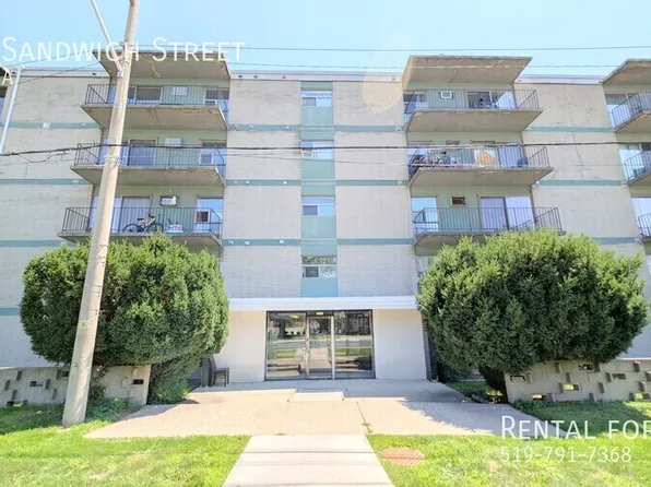3015 Sandwich St, Windsor, ON N9C 1A5