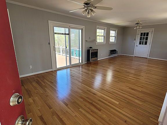 5th image of 2049 Bishop Creek Rd