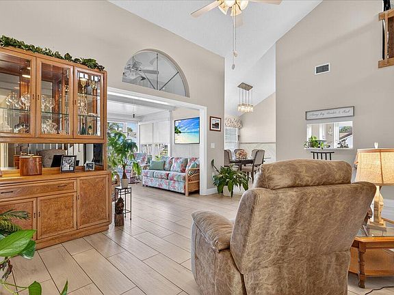 2nd image of 1827 Aynsley Way #4
