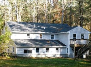953 Walnut Plain Rd, Rochester, MA 02770