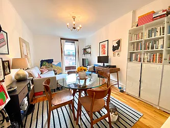 Rented by Harris Philip NYC