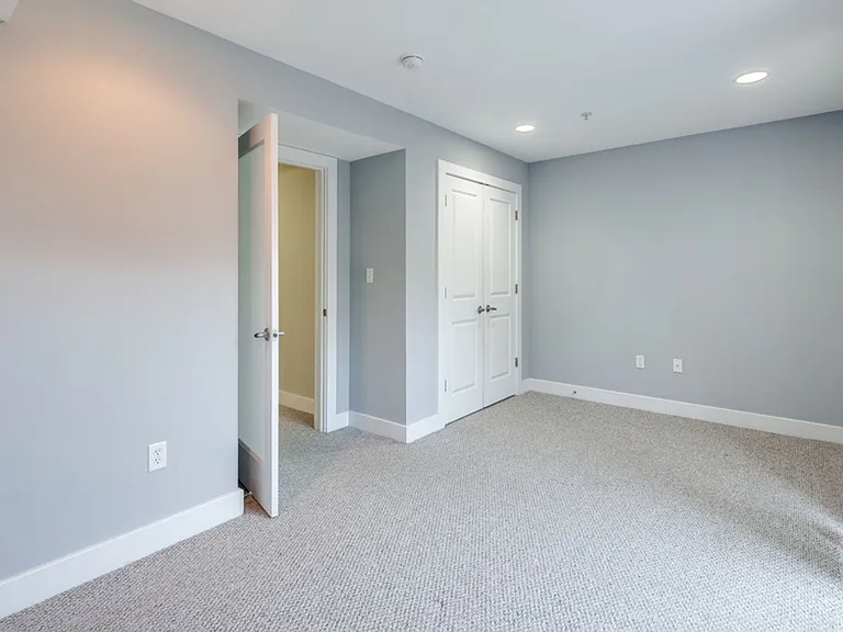 2631 Catharine Street — Photo 8