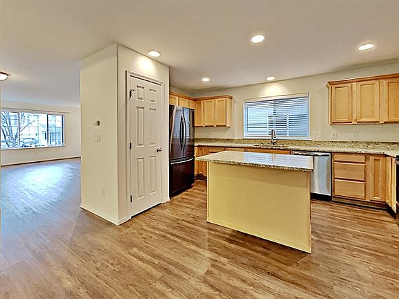 5th image of 18409 96th Ave E