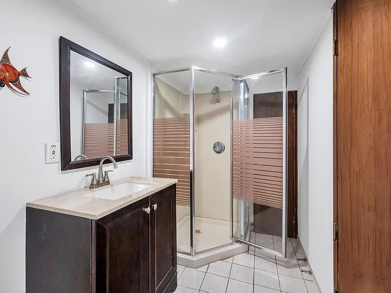10 Harbor View Ln — Photo 56
