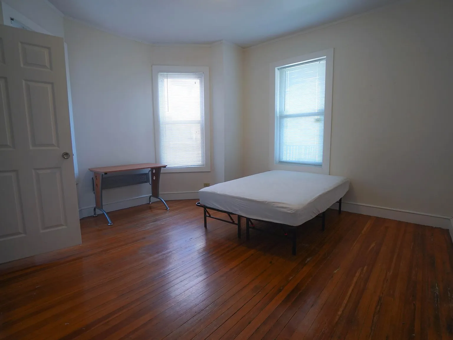 2 bed, 1050 sqft, $1,595 — Photo 3