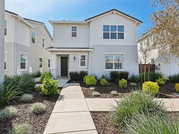 2nd image of 2413 Seaside Rd