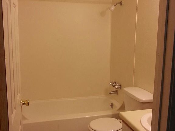 4th image of 12809 47th Ave SW APT B8