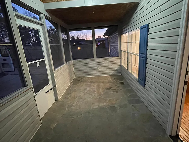 3075 Glen Wallace Dr — Photo 42