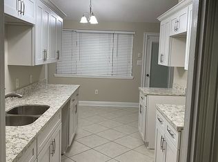 206 Melvyn Dr, Belle Chasse, LA 70037