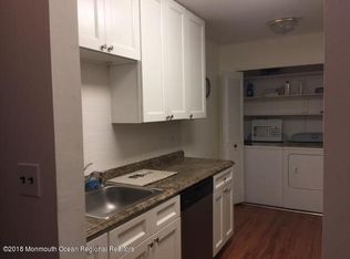140 Amberly Dr UNIT H, Manalapan, NJ