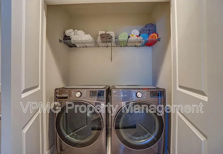 8501 N 1st St — Photo 33