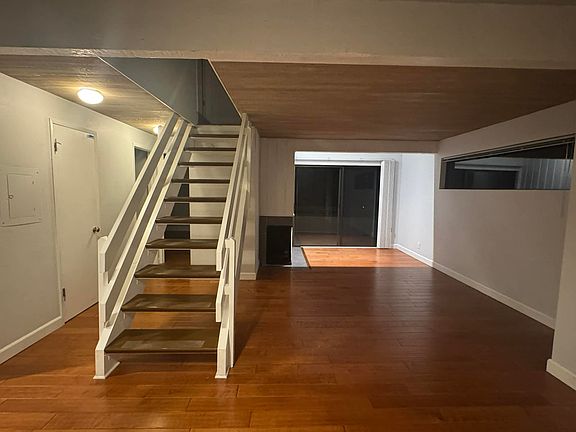 4th image of 10911 NE 37th Pl APT 3