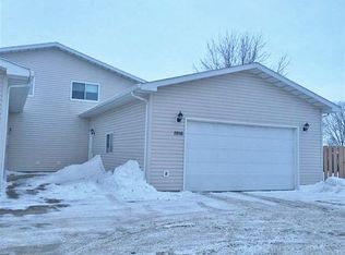 1916 16th St NW, Minot, ND 58703
