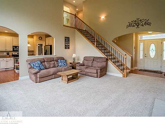 2nd image of 1674 Royal Crescent Dr